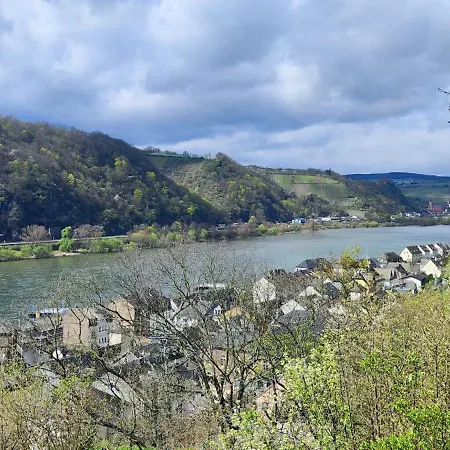 Gemuetliche Wohnung, Kueche, Bad, Netflix, Rheinblick كاوب