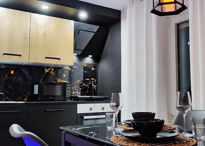 Gemuetliche Wohnung, Kueche, Bad, Netflix, Rheinblick *