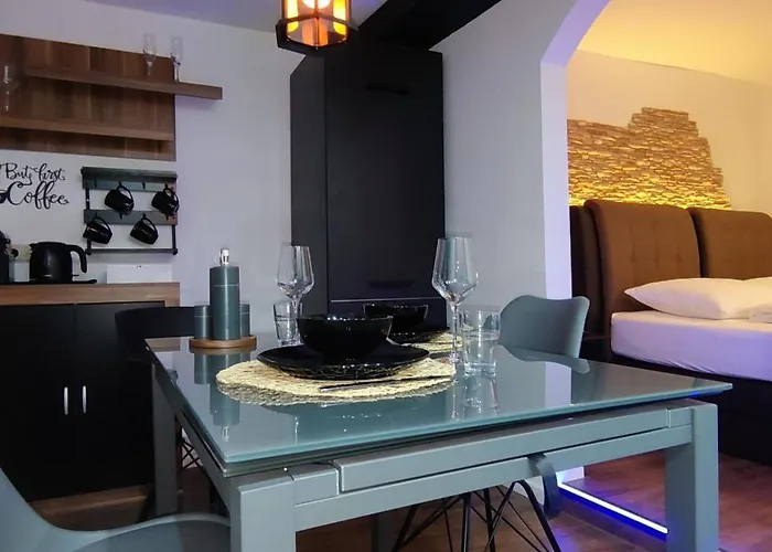 Gemuetliche Wohnung, Kueche, Bad, Netflix, Rheinblick アパート